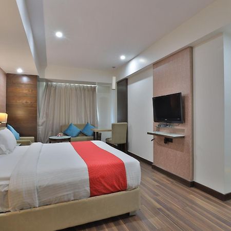 Krios Hotel - Near Sg Highway, Ахмедабад Экстерьер фото