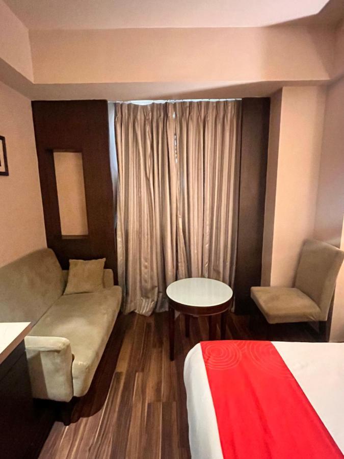 Krios Hotel - Near Sg Highway, Ахмедабад Экстерьер фото