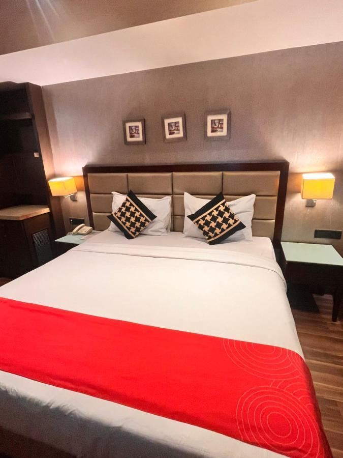 Krios Hotel - Near Sg Highway, Ахмедабад Экстерьер фото