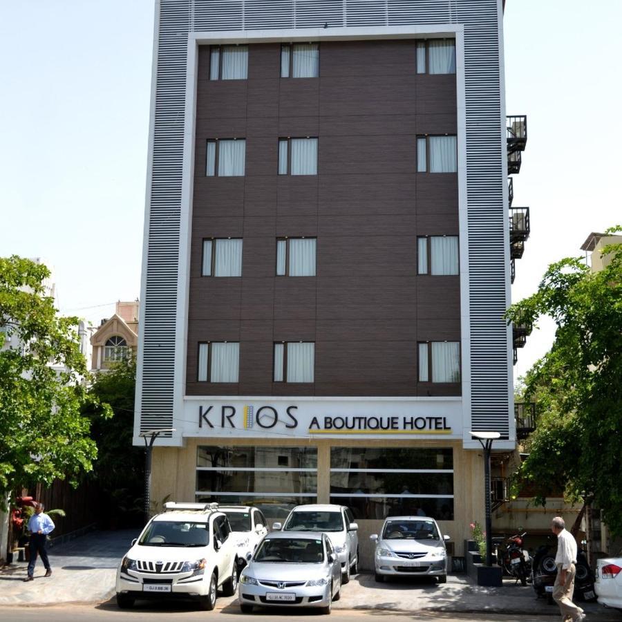 Krios Hotel - Near Sg Highway, Ахмедабад Экстерьер фото