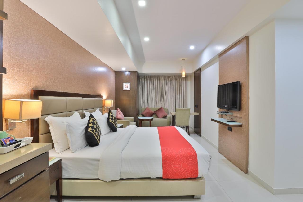Krios Hotel - Near Sg Highway, Ахмедабад Экстерьер фото